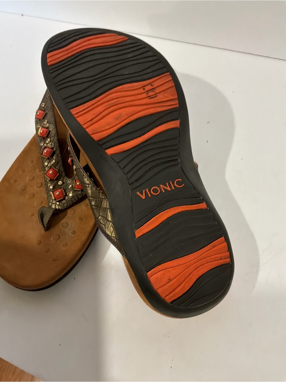 VIONIC..leather Sandals - Picture 6 of 7